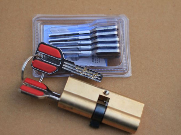 阿克苏24小时上门开锁公司